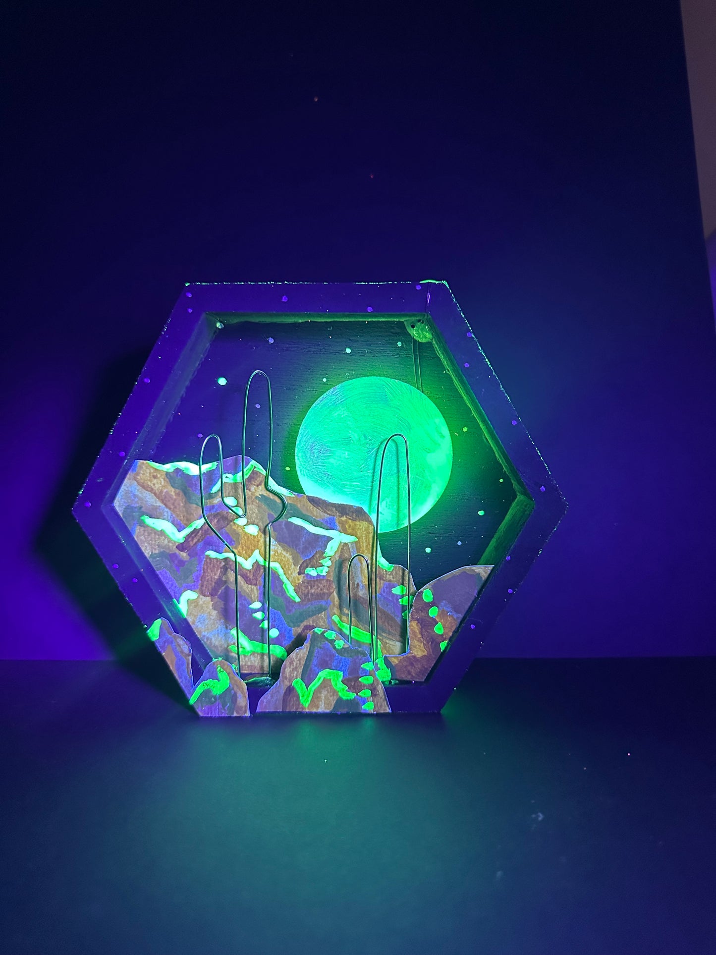 Caja de luz iluminada “Neon Moon #2”