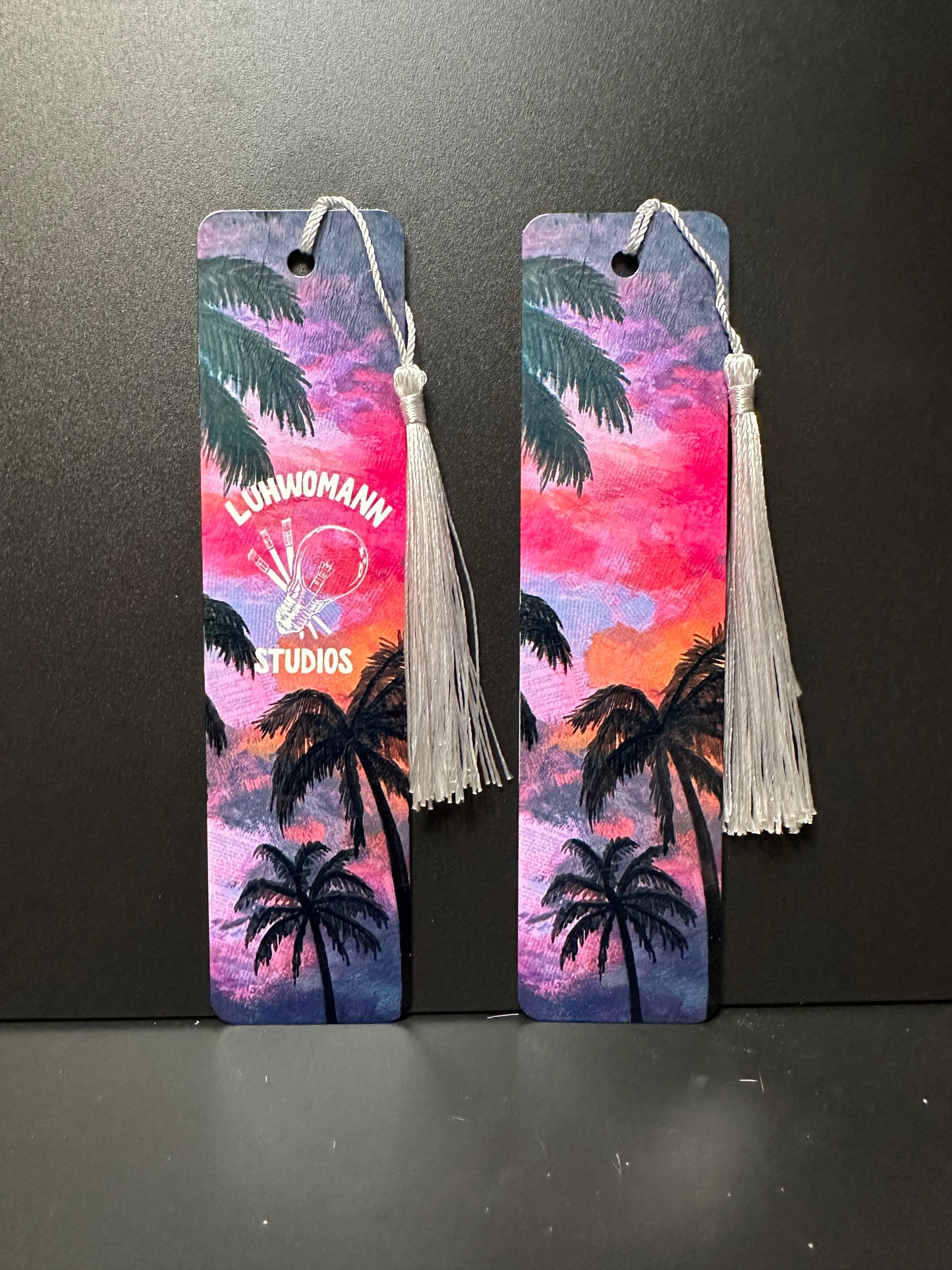 Marcapáginas de letra grande "Moody Palms"