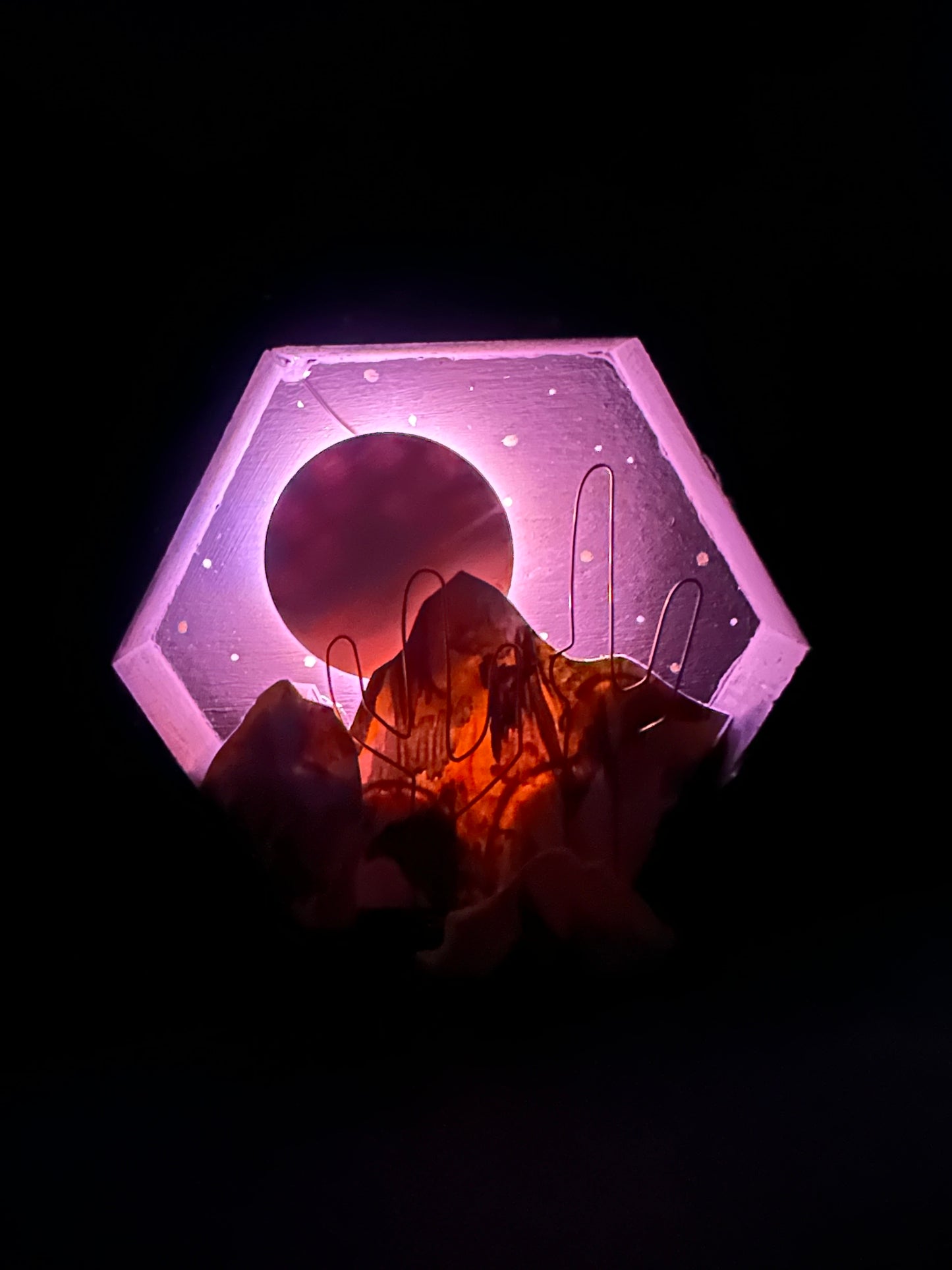 "Luna de Neón #3" Caja de sombras iluminada
