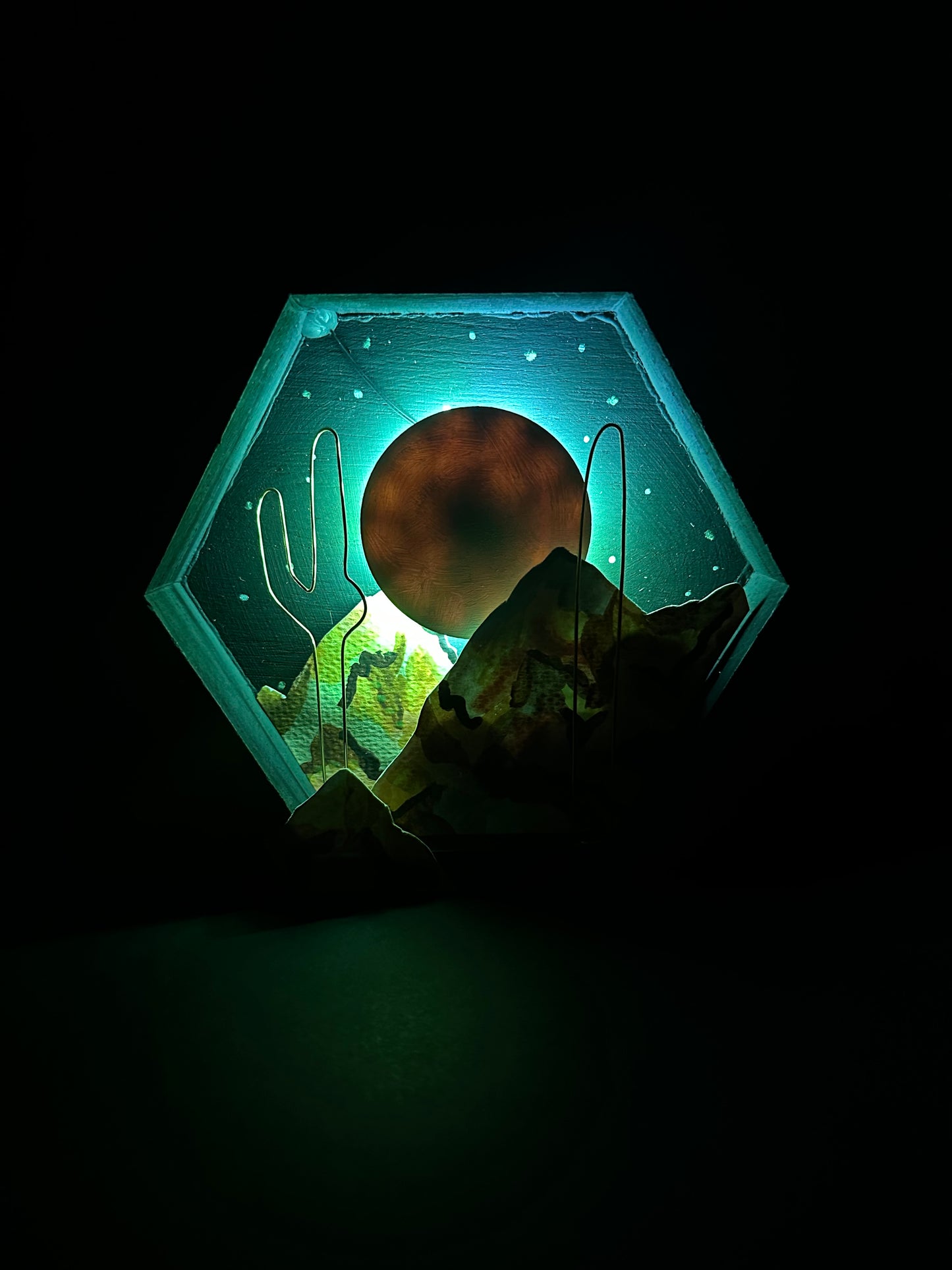 "Luna de neón n.º 1" caja de sombra iluminada