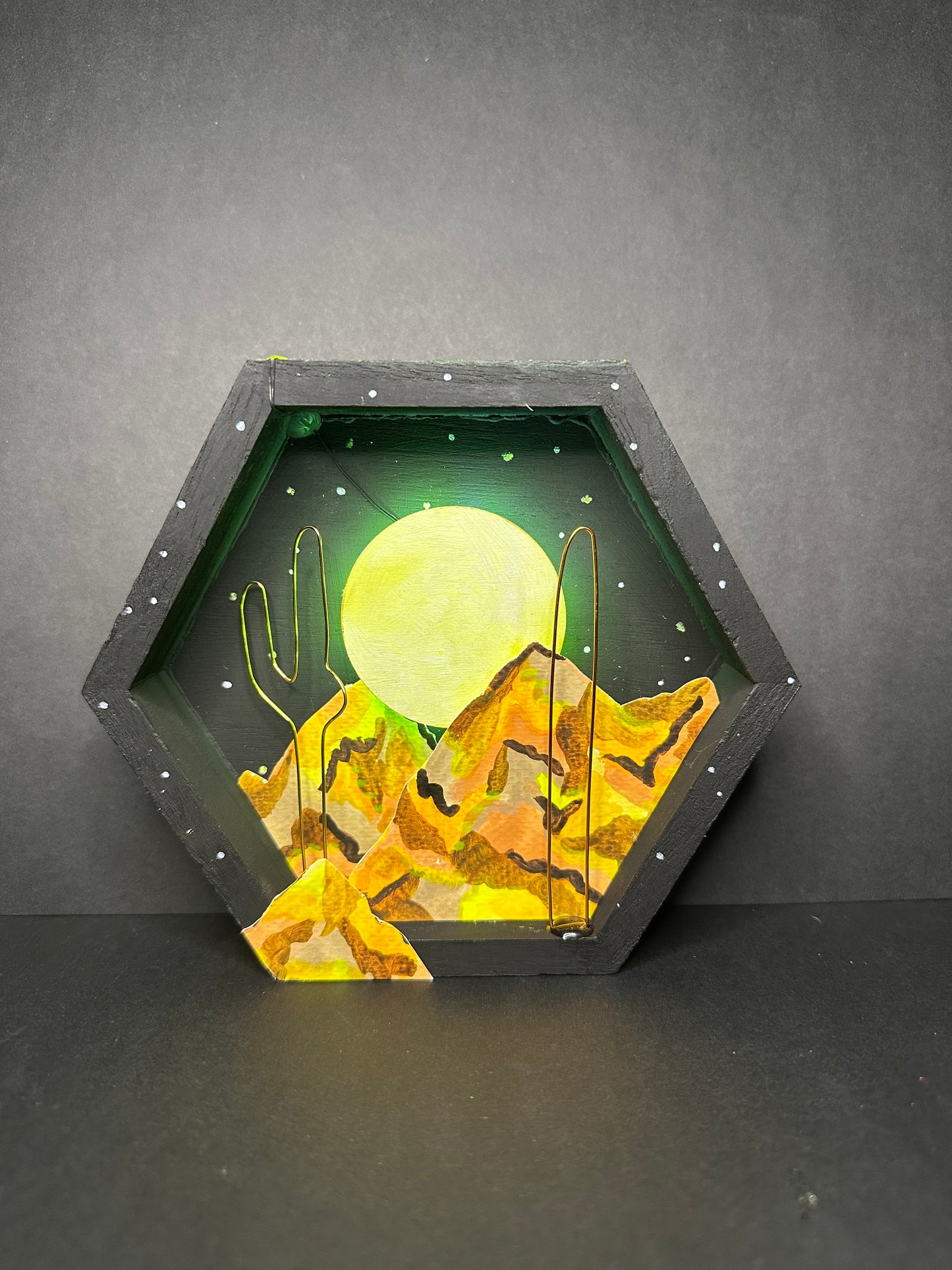 "Luna de neón n.º 1" caja de sombra iluminada