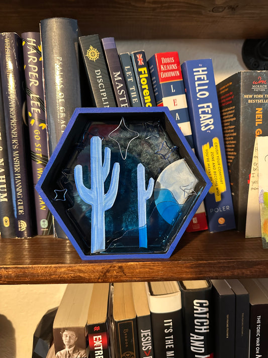 “Bajo la Luna Azul” Caja de sombras iluminada