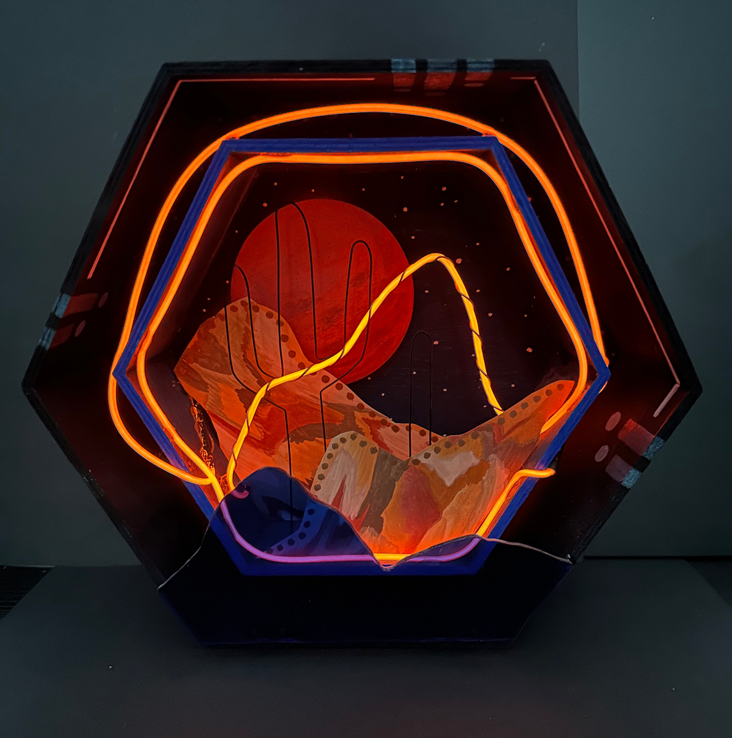 Caja de sombras iluminada "La última frontera"